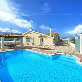 3 bedroom seaside villa with pool, Acharavi, sleeps 6
